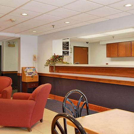 Super 8 By Wyndham Manchester Airport Interno foto