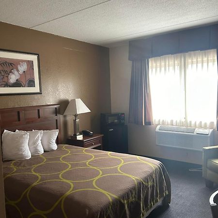 Super 8 By Wyndham Manchester Airport Esterno foto