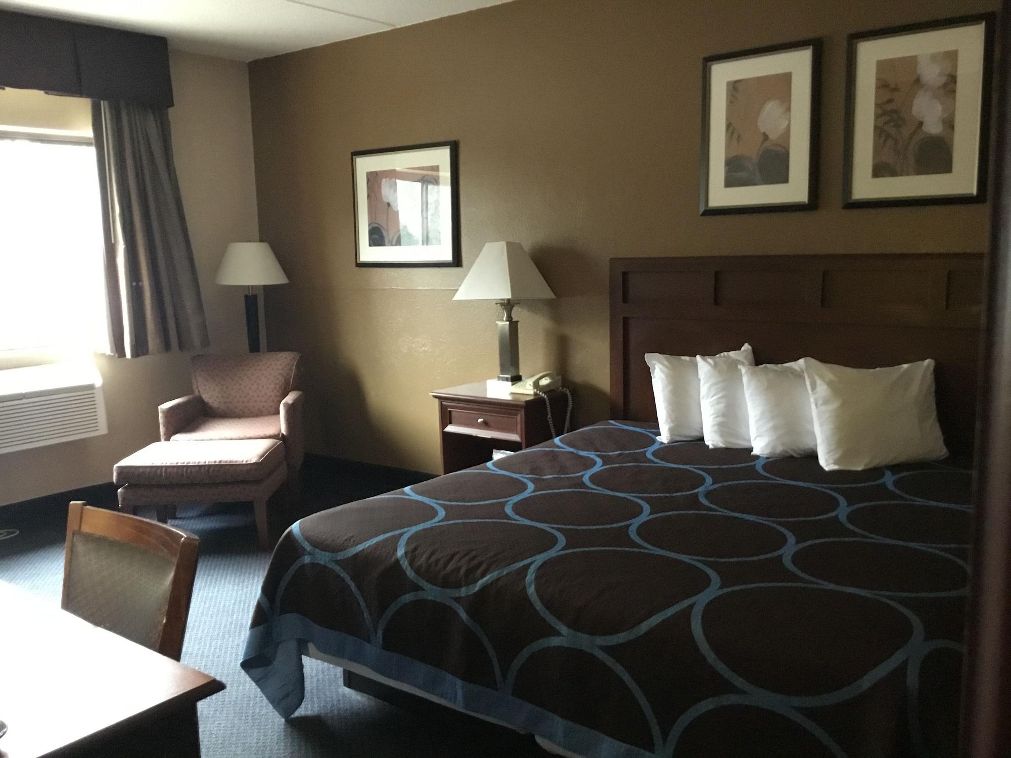 Super 8 By Wyndham Manchester Airport Esterno foto