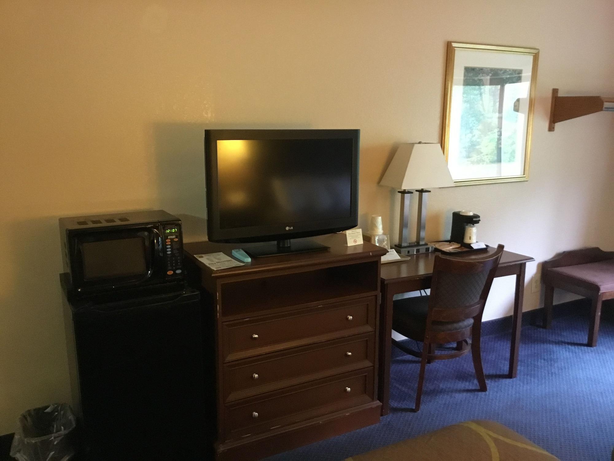 Super 8 By Wyndham Manchester Airport Esterno foto