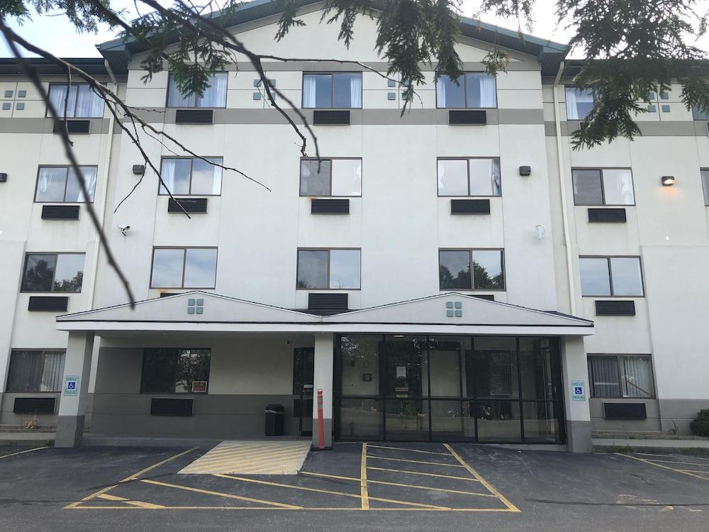 Super 8 By Wyndham Manchester Airport Esterno foto